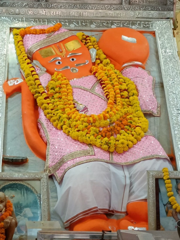खोले के हनुमान जी की मूर्ति